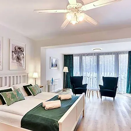 B&B Astoria